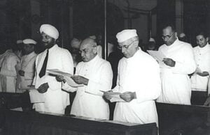 372px Jawaharal Nehru and other members taking pledge 1
