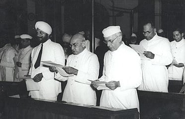 372px Jawaharal Nehru and other members taking pledge